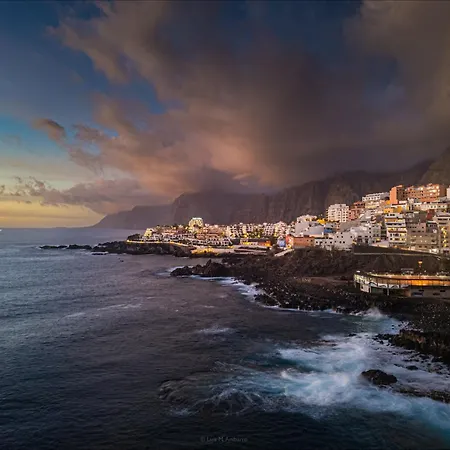 Rada Gigantes Puerto de Santiago (Tenerife)
