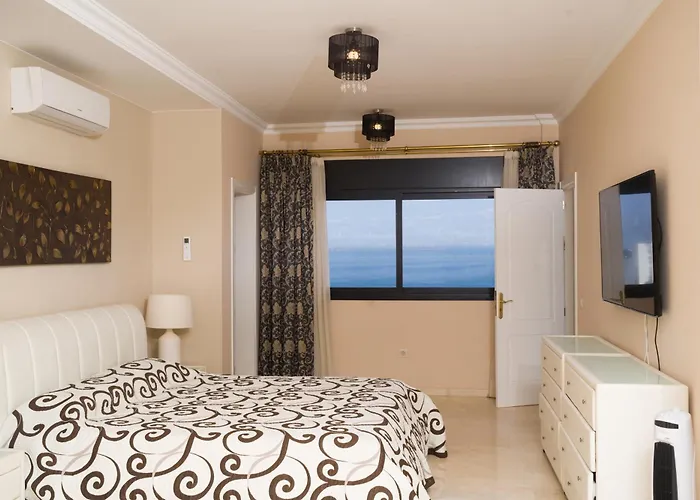 Rada Gigantes Puerto de Santiago (Tenerife)